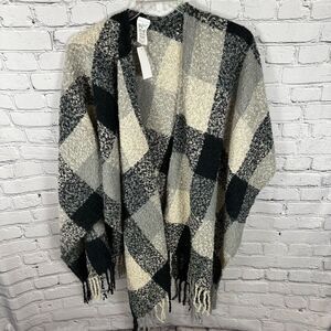 Woolrich Women’s Poncho Shawl Buffalo Plaid Fringe Cream & Black One Size NWT